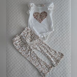Btween Baby Girl Ruffle Heart Bodysuit and Flare Leg Daisy Stretch Pants 18 Mo